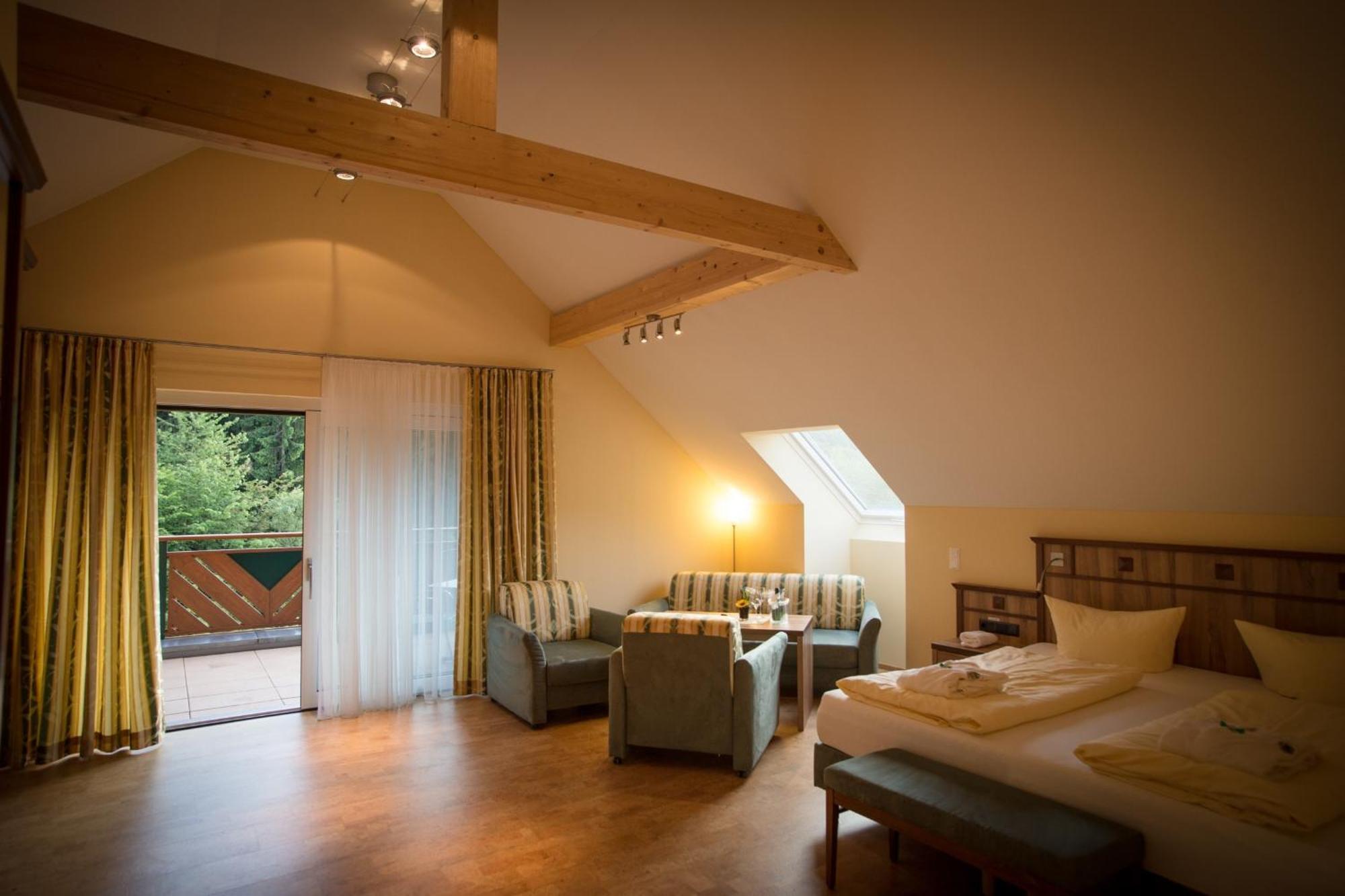 Wald-Hotel Heppe Dammbach Pokoj fotografie